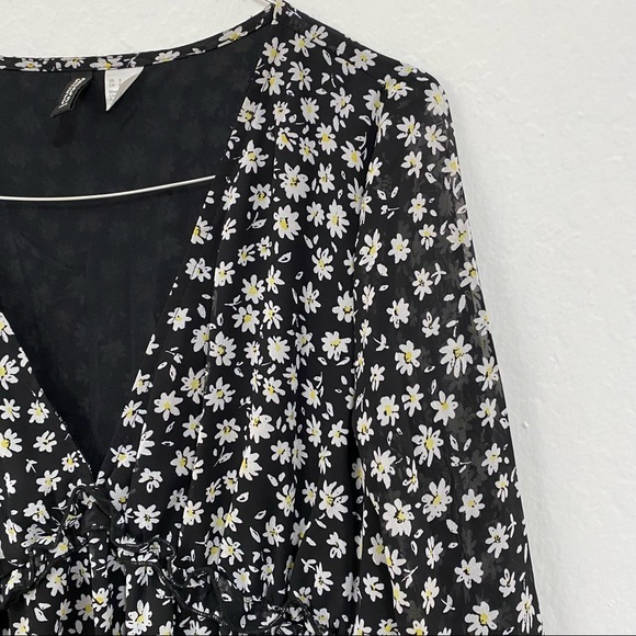 Divided Women’s S Black Daisy Floral Flare V Neck Dress Mini Long Sleeve - Picture 3 of 6